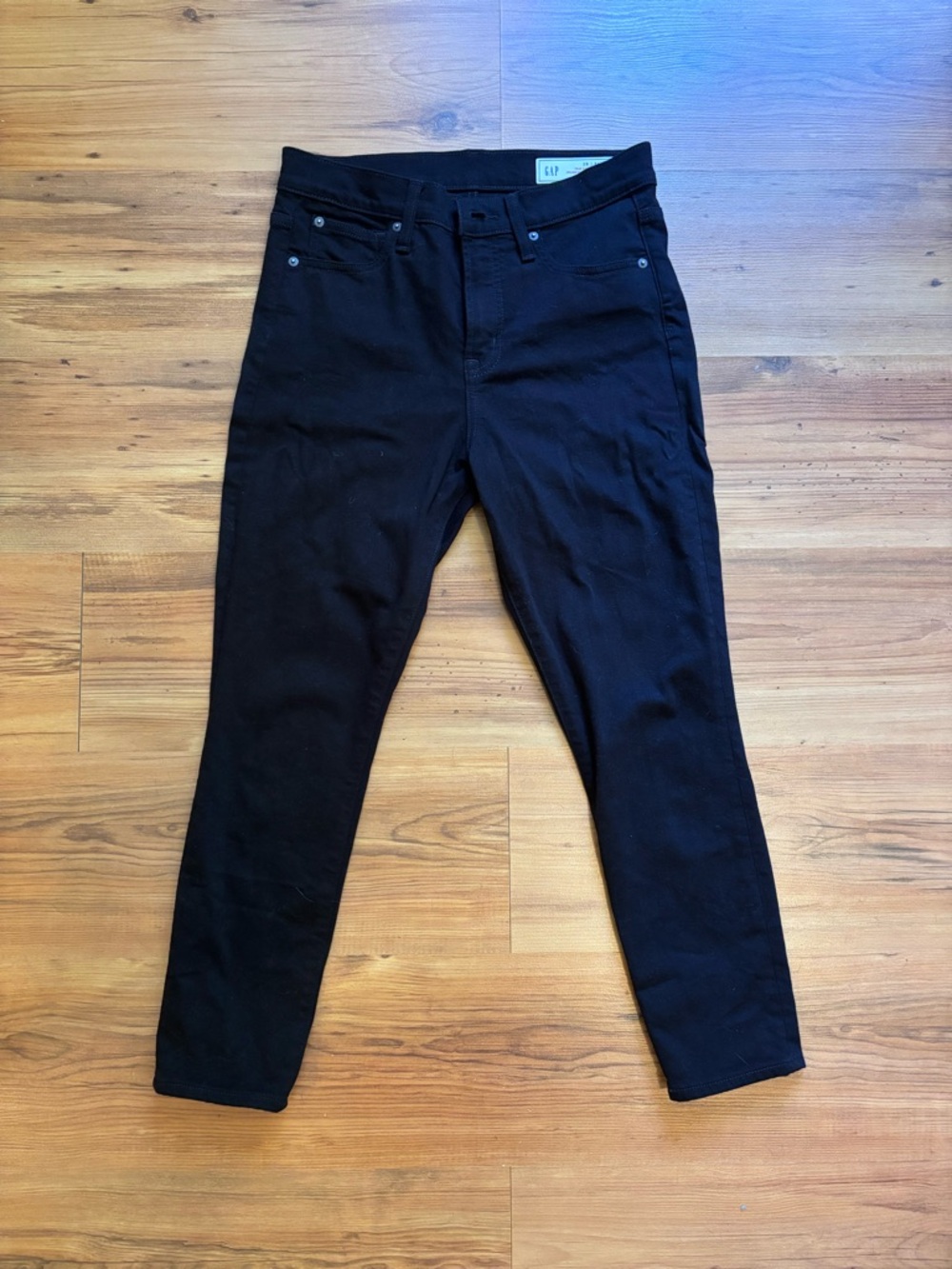 GAP Petite High Rise Skinny Jeans in Black